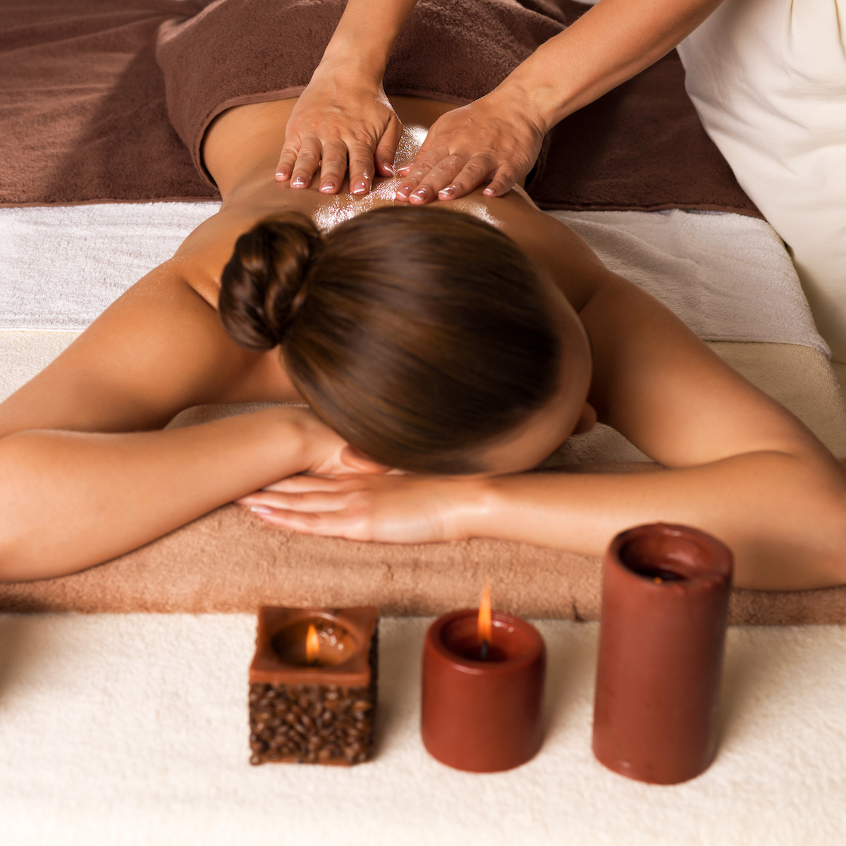 Rückenmassage im Wellnessbereich des Casa Ananda